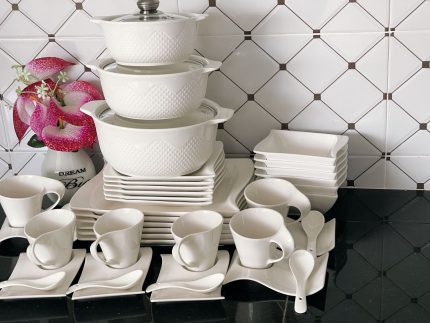 42 PCs dinner set