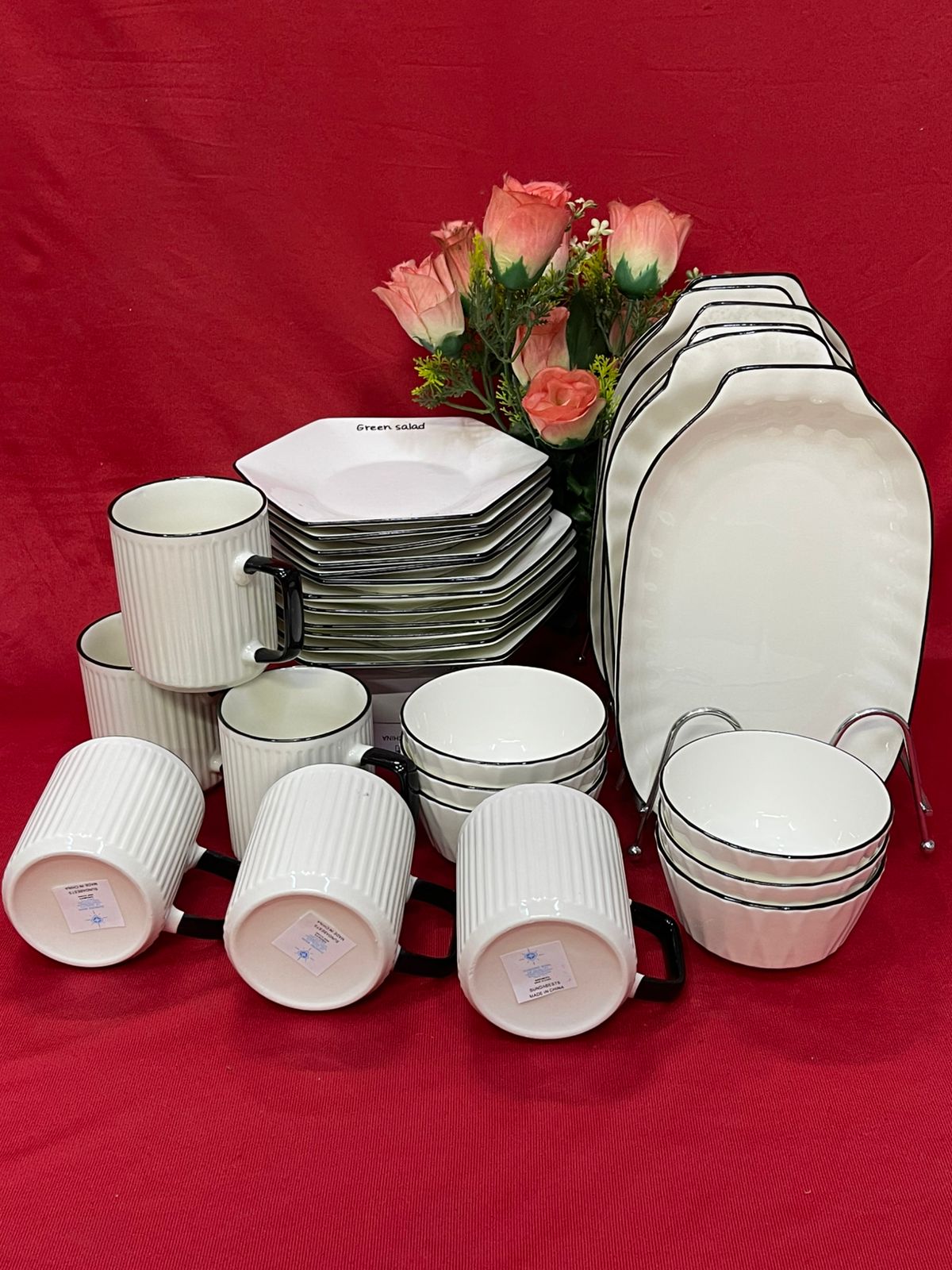 black liner dinner set