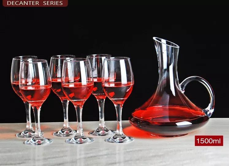 wine and decanter
