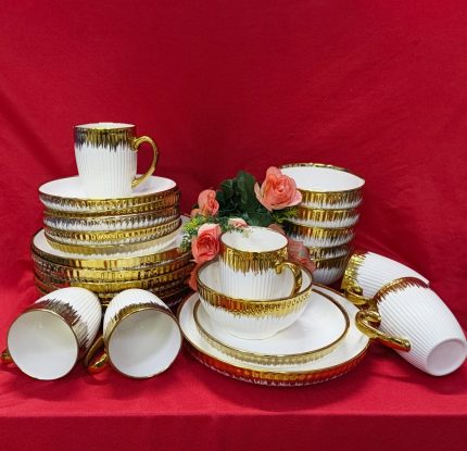 Gold rain ribbed dinner set.